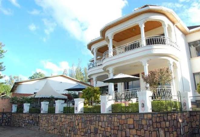 Step town hotel