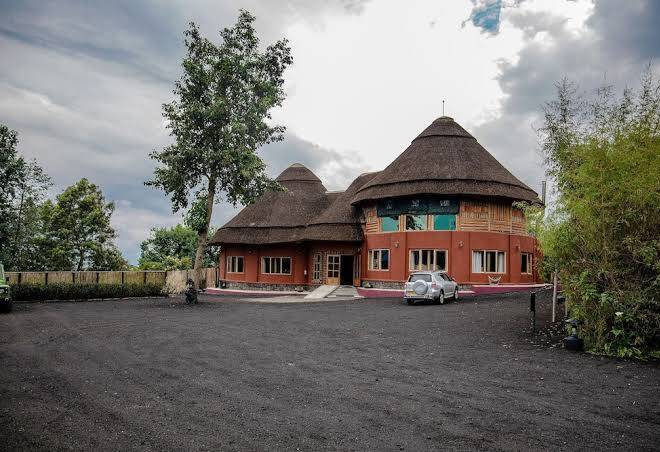 Ingagi park view lodge