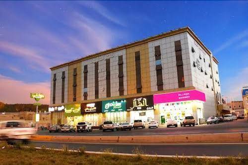 Palace hotel million khamis