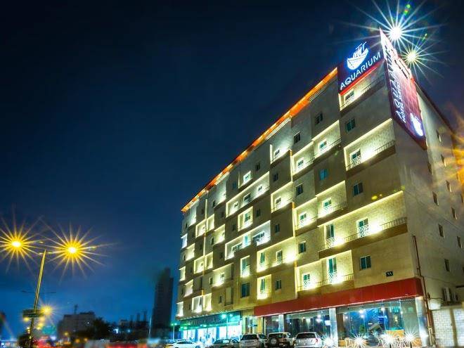 Aquarium hotel