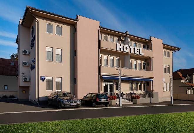 Airport Garni Hotel Image