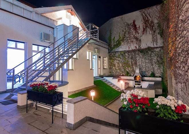 Central Park Residence Image