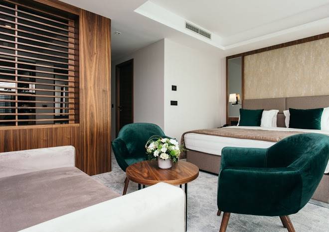 Central point hotel