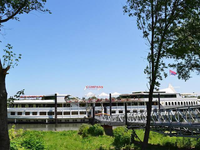 Compass river city