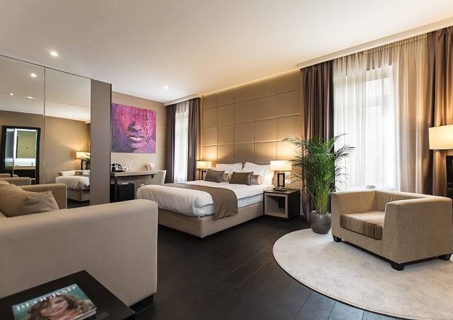 Dominic smart luxury suites republic square