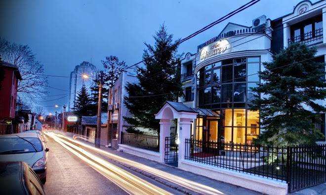 Hotel vozarev