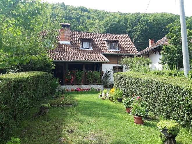 Domacinstvo Milojevic Image