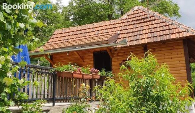 Lodge ljubiska previja