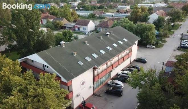 Restoran sa prenocistem zitiste