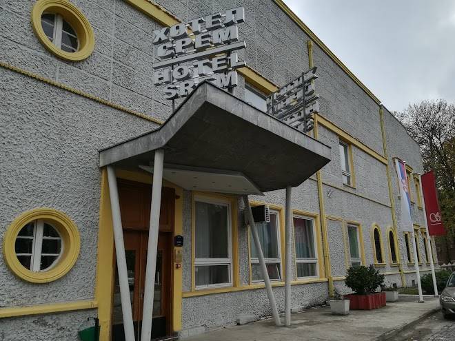 Hotel srem