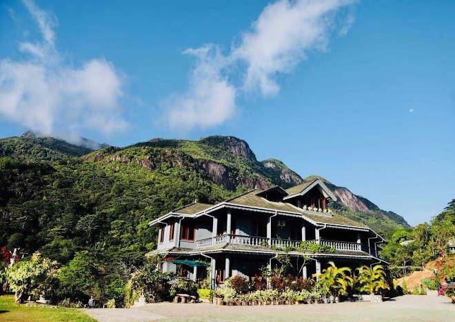 Blue Hill Hotel Image