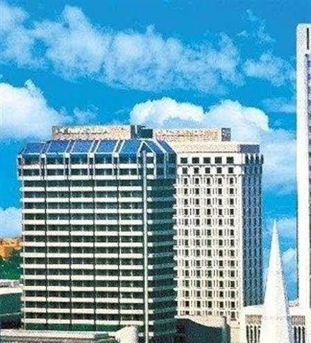 Peninsula Excelsior Hotel Image