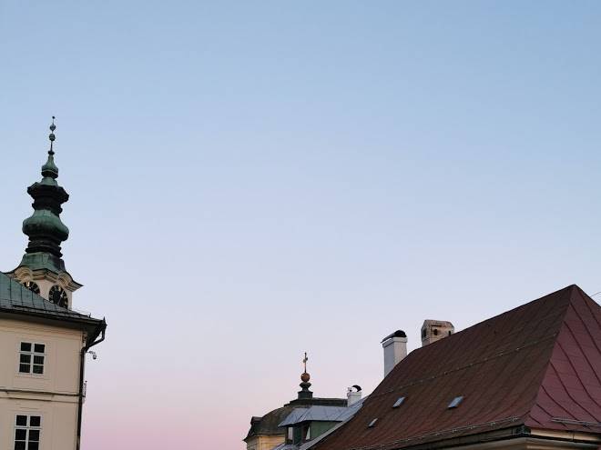 Strieborny dvor