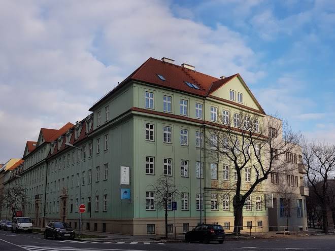 Hotel Akademik Image