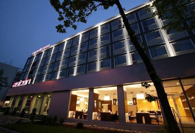 Aston Business Hotel Image