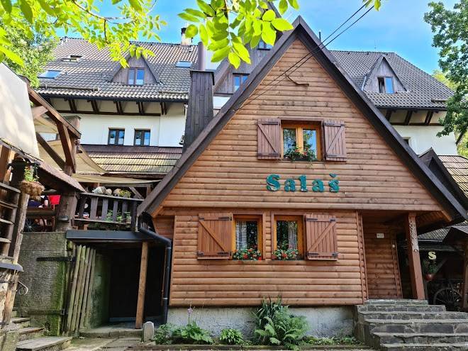 Hoteleuro Pension Salas Image