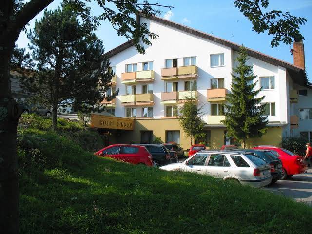 Hotel cingov