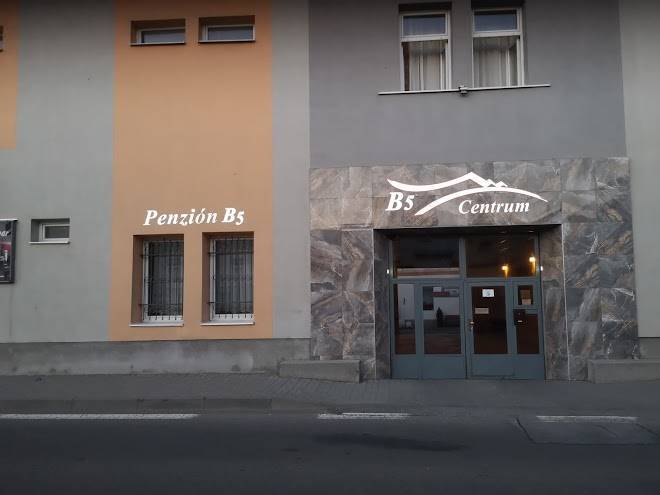 B5 centrum ubytovanie spolocenska sala