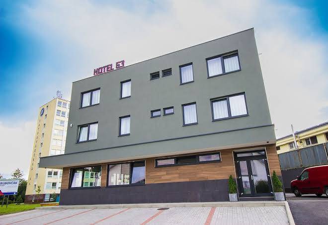 Hotel 63