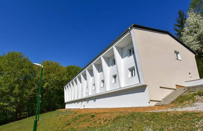 Rekreacne zariadenie bojnice nad zamkom
