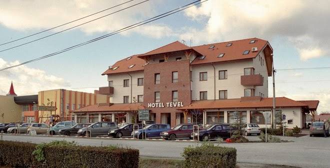 Hotel tevel