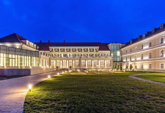 Spa hotel royal palace