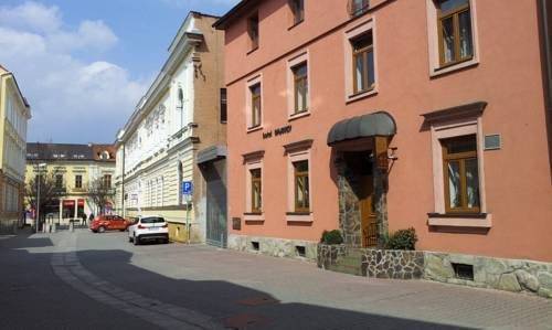 Hotel majovey