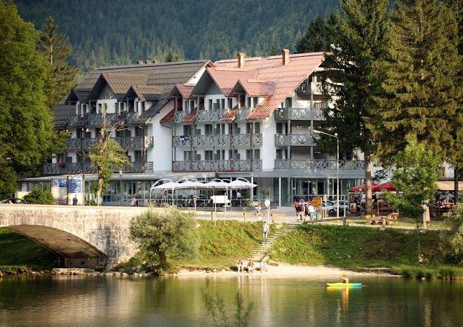 Hotel jezero