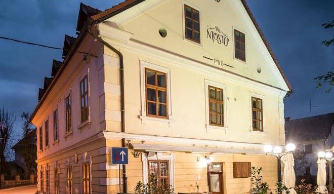Hotel pri mostu