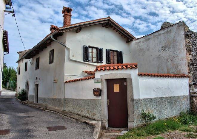 Ah biro 13 turisticne in poslovne storitve andreja humar sp
