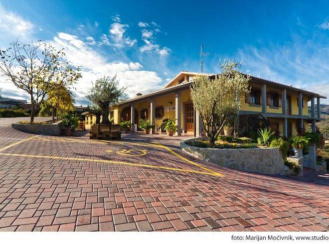 Cebron family estate gostilna rahela