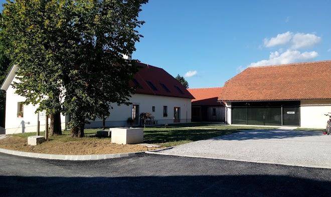 Smrekarjeva domacija