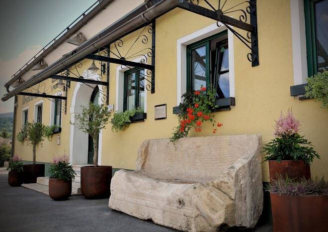 Gostilna in prenocisca brancurnik go rus doo
