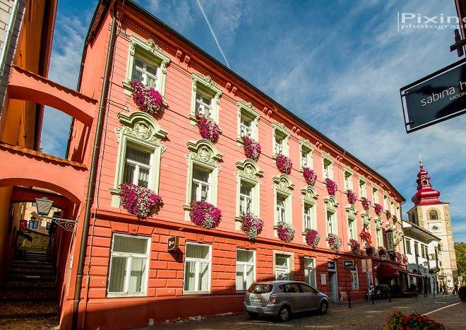 Hotel mitra