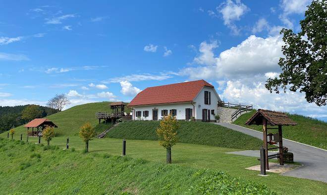 Domacija artisek farmstay artisek