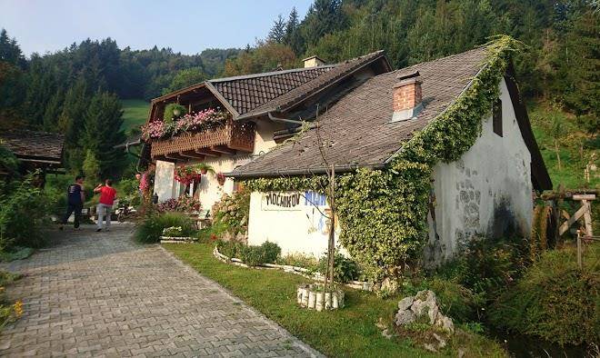 Gostisce in prenocisca mocnikov mlin mirjana zdesar sp