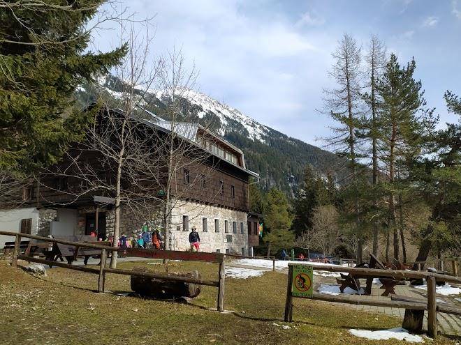 Mountain hut valvazorjev dom