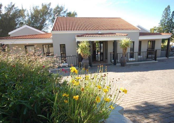 Fourteenth green guest lodge