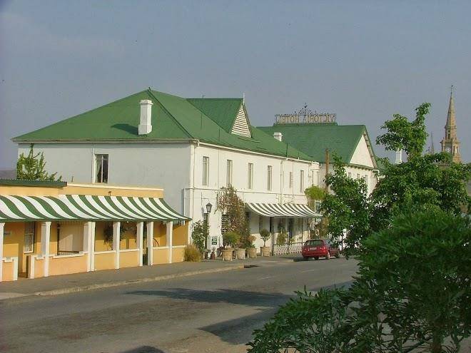 Die tuishuise and victoria manor