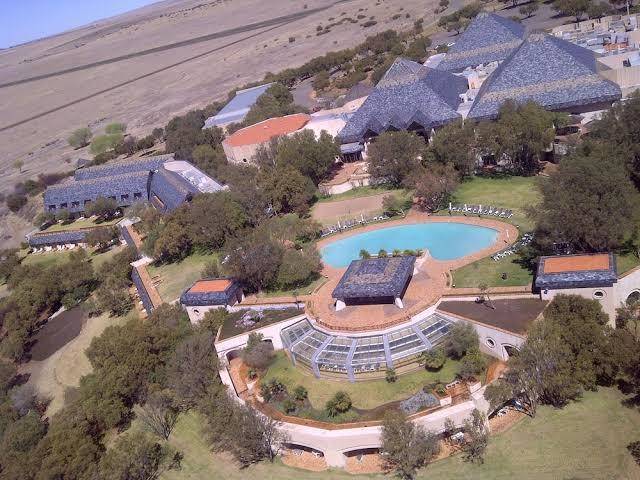 Black Mountain Leisure & Conference Hotel Image