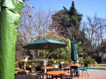 Africa's zoo lodge backpackers