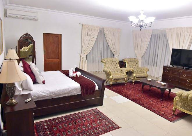 Kamsa Royal Guest Guest Waterkloof Ridge Image