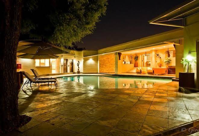 Kings & queens boutique hotel