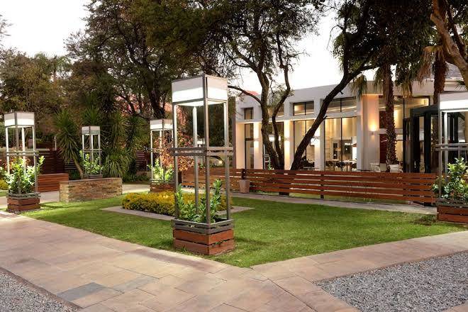 The lakes boutique lodge