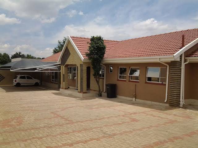 Channel view lodge