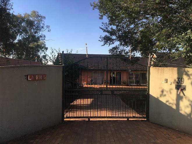 Lakeview backpackers