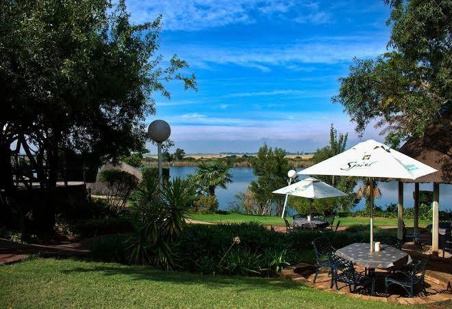 The waterfront country lodge