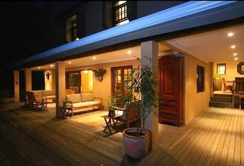 African tree lodge