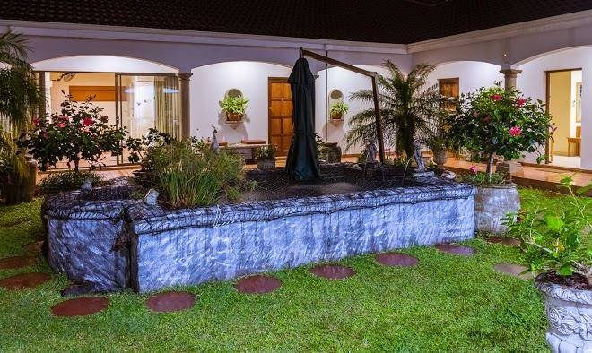 Centre Court B&b Image