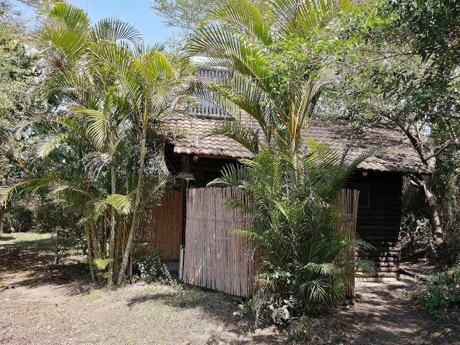 Umfolozi river lodge & bird park